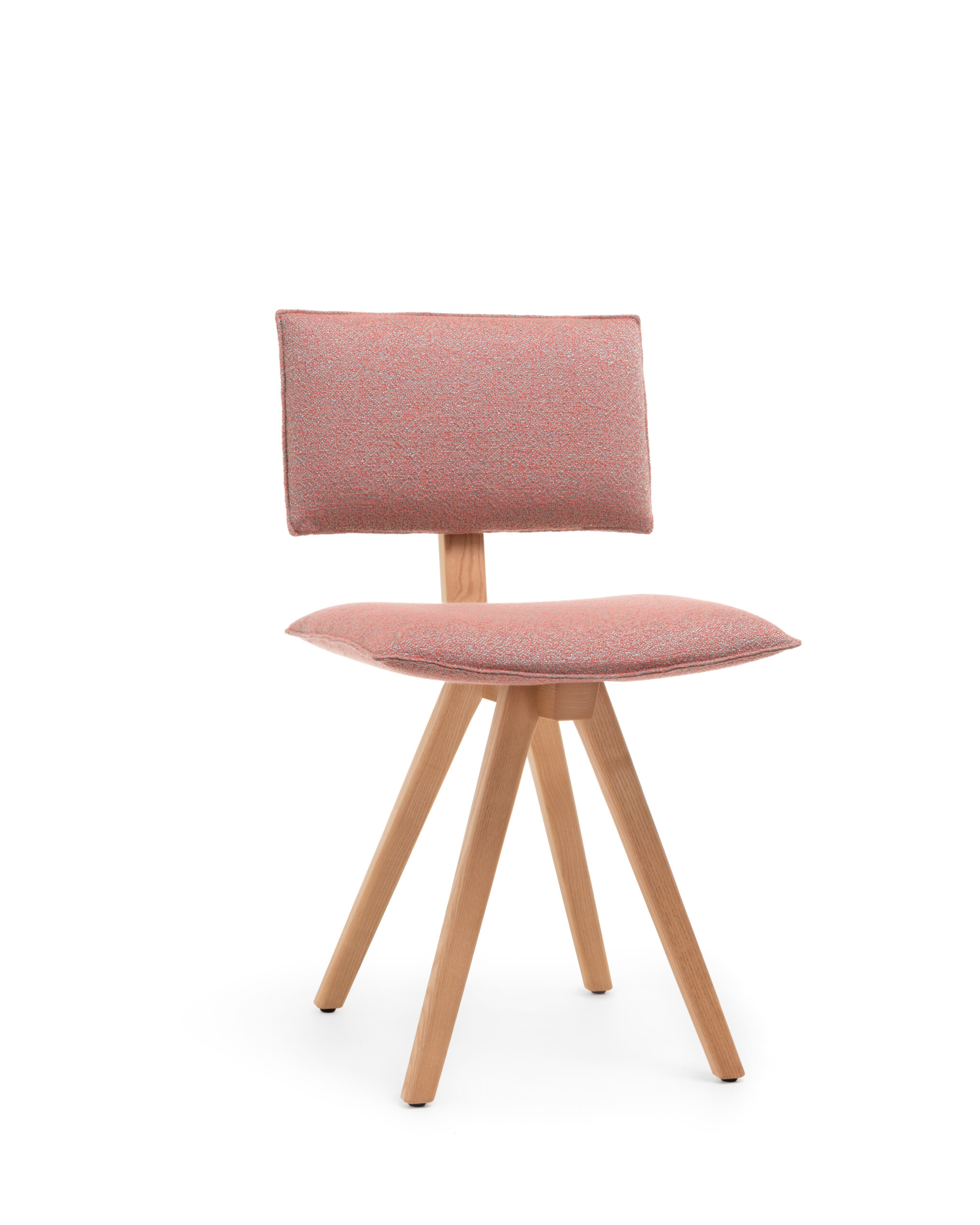 Magis_trave_chair_product_lateral_SD2642_oak-tinted-ash_rubelli_fabthirty_47_01_hr