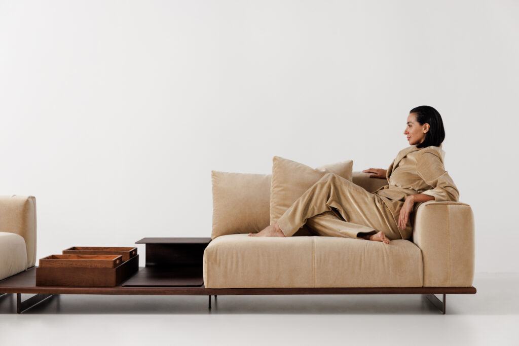 2025 Piu Roberta Banqueri Sofa Bravo IMG 4416 Copiar 1